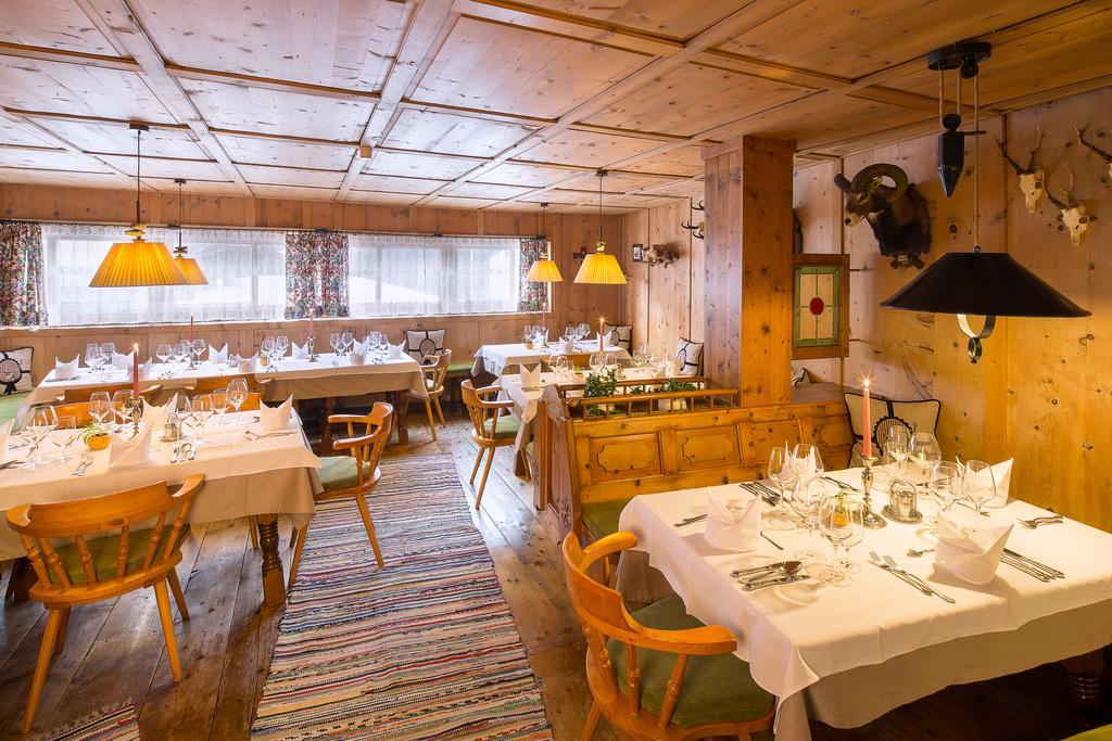 Hotel Neue Burg Hintertux Ngoại thất bức ảnh