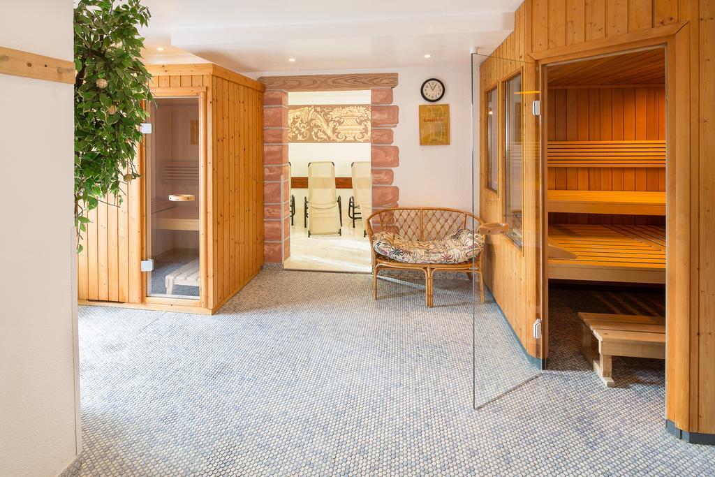 Hotel Neue Burg Hintertux Ngoại thất bức ảnh
