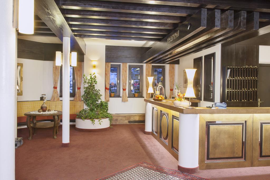 Hotel Neue Burg Hintertux Ngoại thất bức ảnh