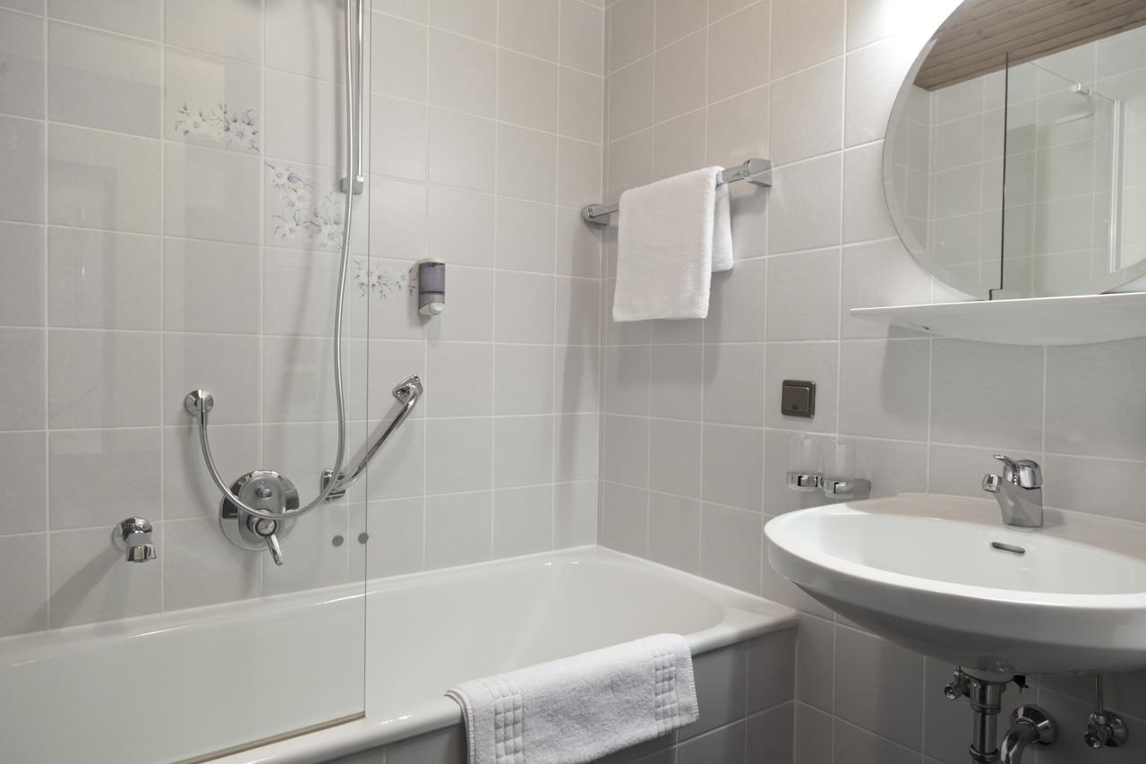 Hotel Neue Burg Hintertux Ngoại thất bức ảnh