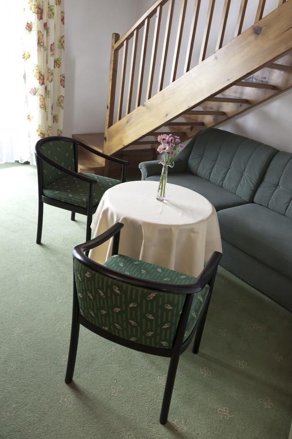 Hotel Neue Burg Hintertux Ngoại thất bức ảnh